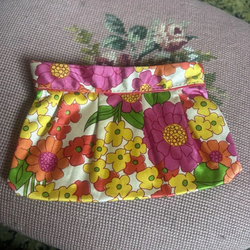 Vintage 60s Flower Power Tapestry Clutch Coin Purse 1960s Whimsical Floral Mod